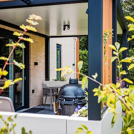 Poolside Escape With Sauna, Cleaning Included Voorthuizen