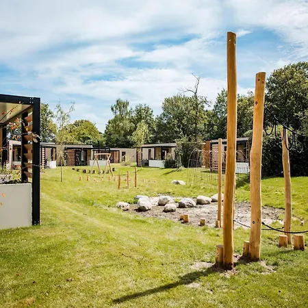 Poolside Escape With Sauna, Cleaning Included Holiday home