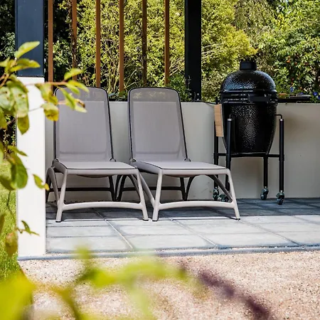 Poolside Escape With Sauna, Cleaning Included * Voorthuizen