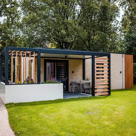Poolside Escape With Sauna, Cleaning Included